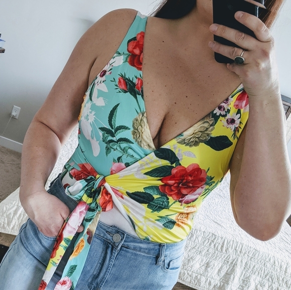 🆕🌿FLORAL BODYSUIT🌿 - Picture 3 of 13